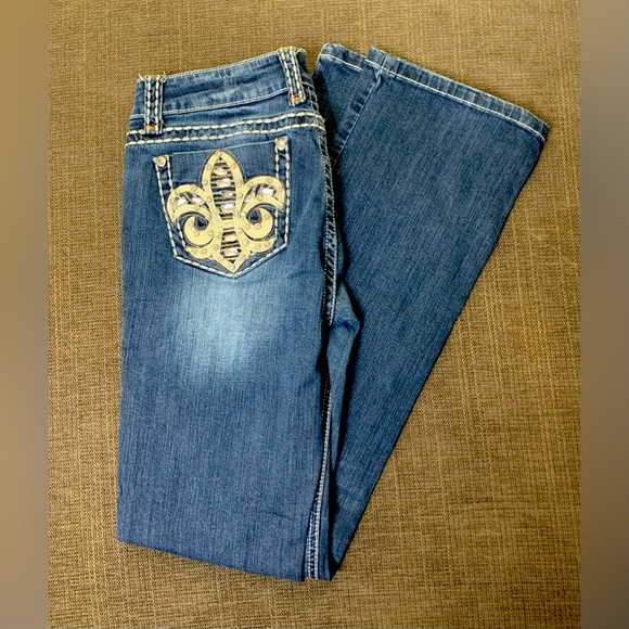 LA Idol USA Fleur de Lis Rhinestone Thick Stitch Jeans - Picture 5 of 14